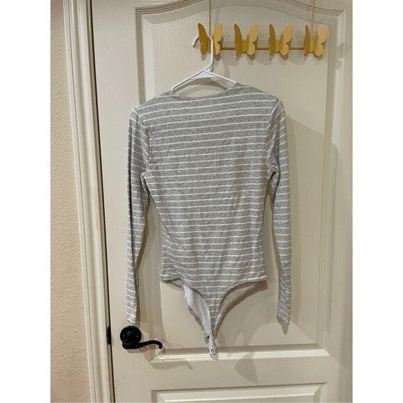 Abercrombie and Fitch Striped long sleeve Bodysuit Size Medium - Picture 5 of 5